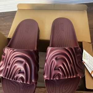 CROCS X Salehe Bembury Huckleberry Sandals with Textured Design